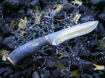 Нож Перо (Дамаск, стаб. карельская береза, бронза, инкрустация)